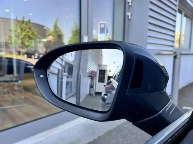 Volkswagen Golf 1.4 hybrid rechargeable opf 204 dsg6 — photo 14