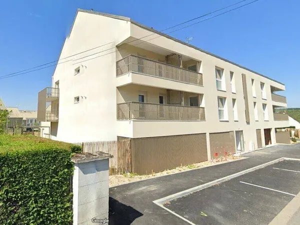 Local commercial 331 m²