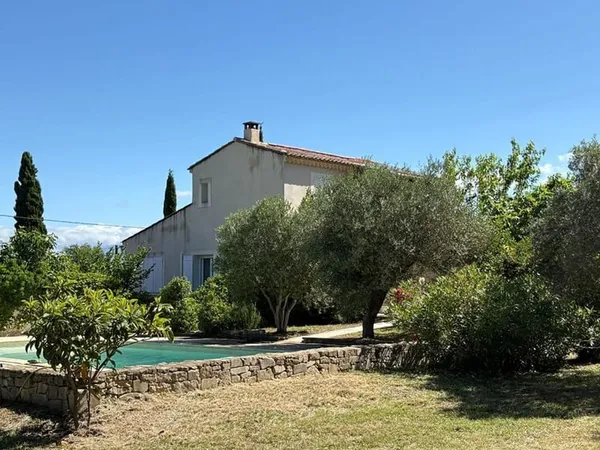 Belle villa sur les hauteurs de Pernes Les fontaines