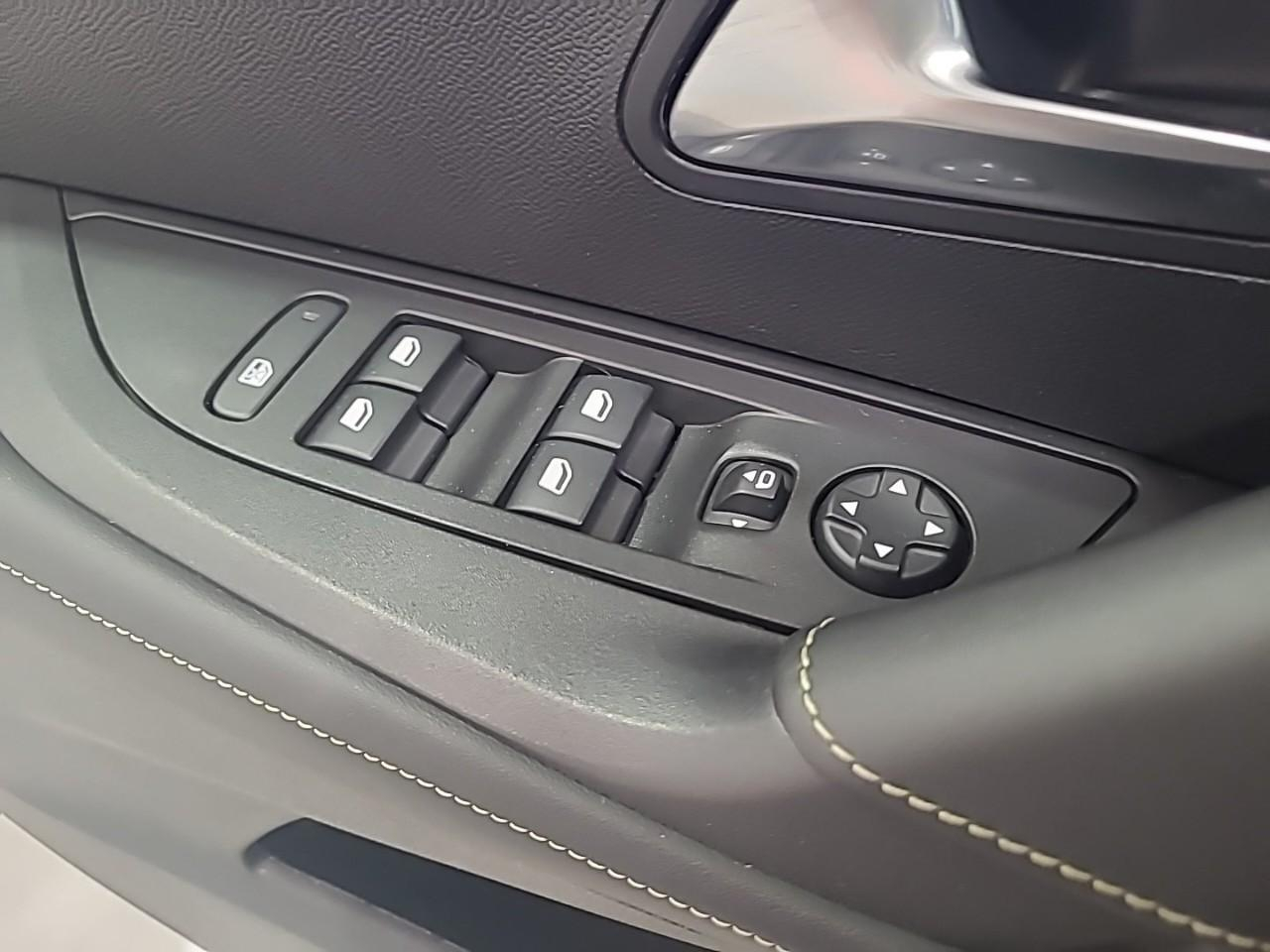 Peugeot 2008 electrique 54 kwh 156 ch gt — photo 20