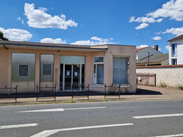 LOCAL COMMERCIAL / BUREAUX DE PLAIN-PIED