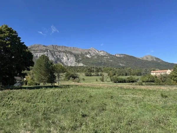 Terrain 525 m²