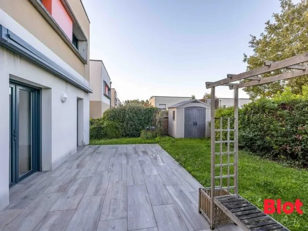 A VENDRE PAR BLOT IMMOBILIER - Maison contemporaine sans travaux proche des Omblais à BETTON