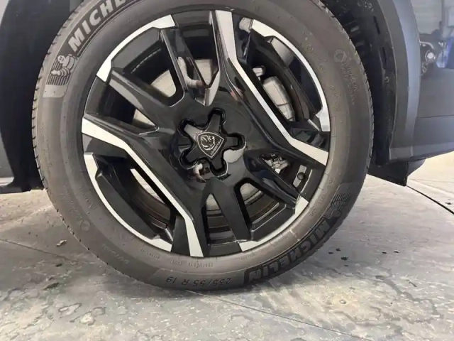 Peugeot 5008 plug-in hybrid 195 e-dcs7 — photo 3