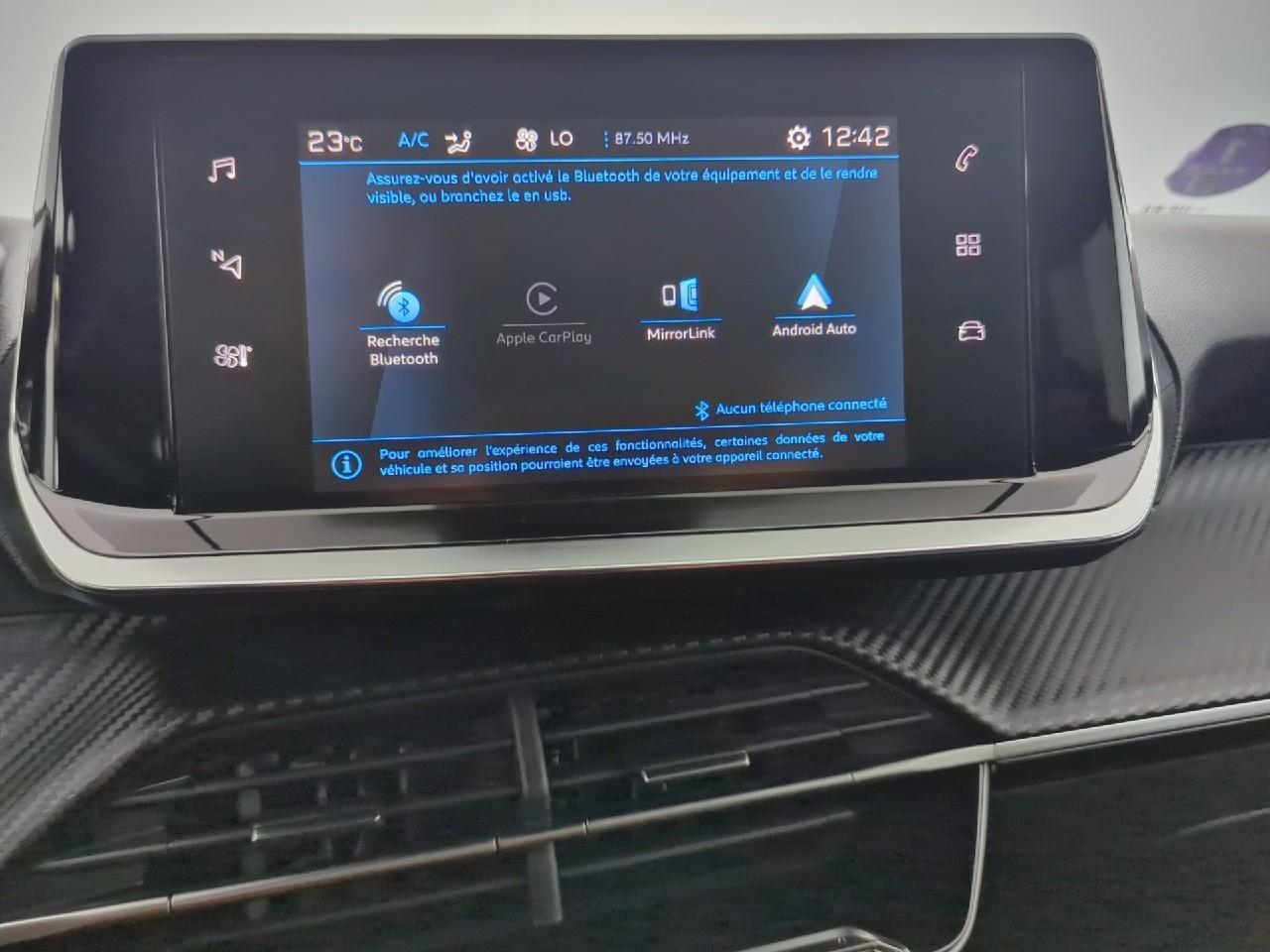 Peugeot 2008 puretech 100 s&s bvm6 allure — photo 17
