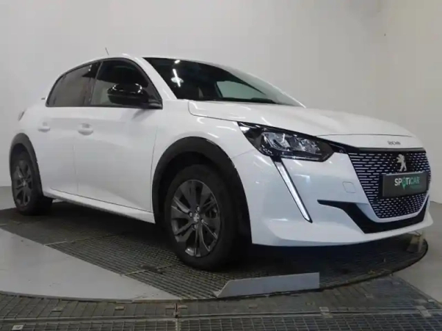 Peugeot 208 e- 136ch style — photo 2