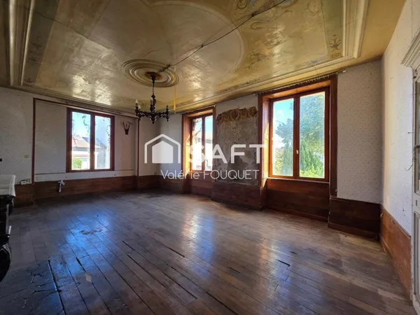 Maison 10 pièces 233 m²