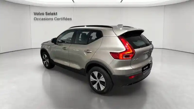Volvo Xc40 t4 recharge 129+82 ch dct7 — photo 3