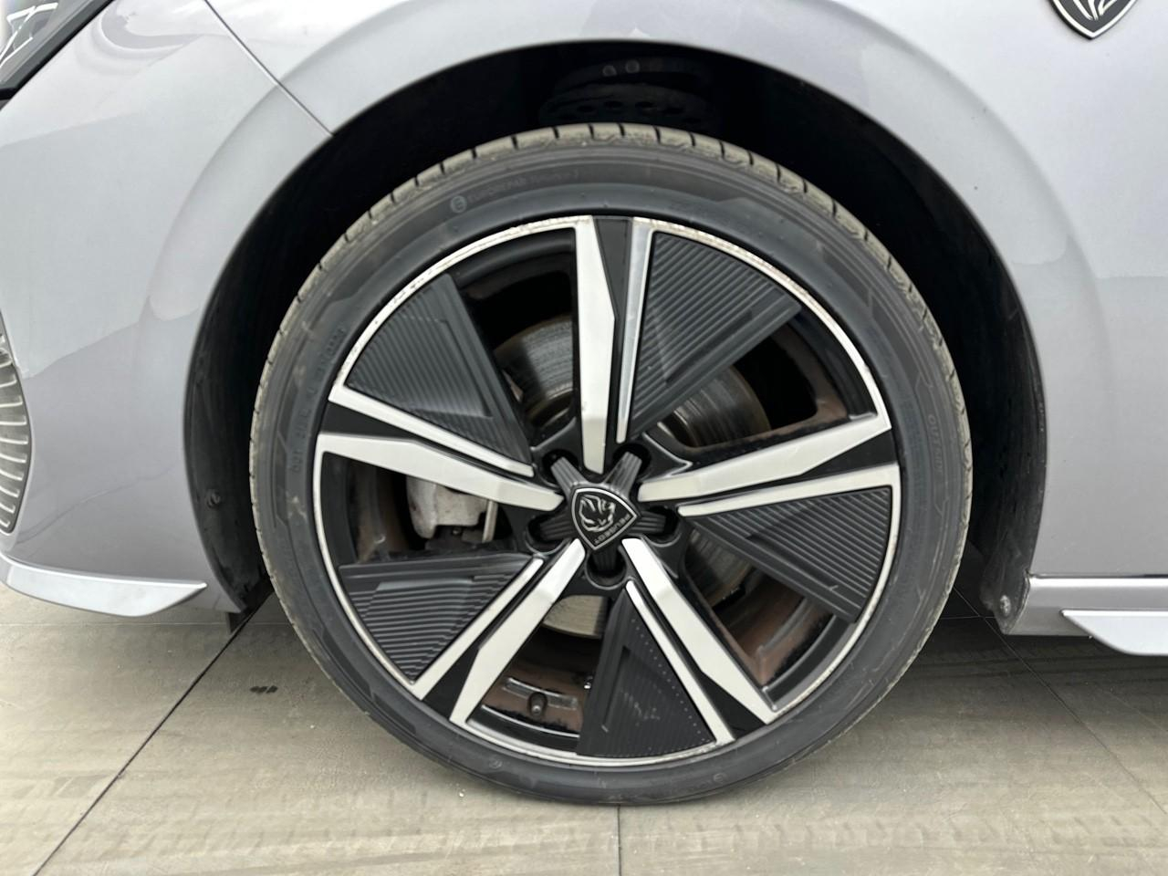 Peugeot 308 phev 180 e-eat8 gt — photo 14