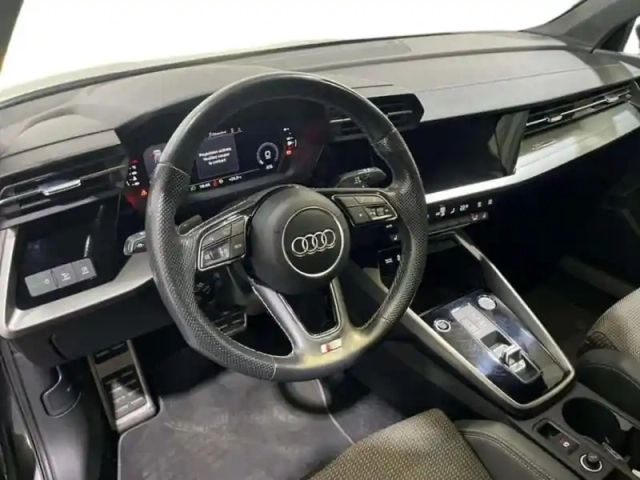 Audi A3 35 tfsi mild hybrid 150 s tronic 7 s line — photo 9