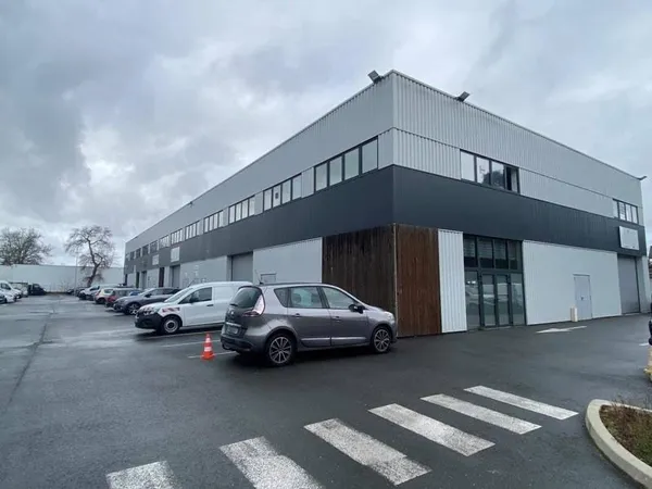 Local d'activité 310 m²