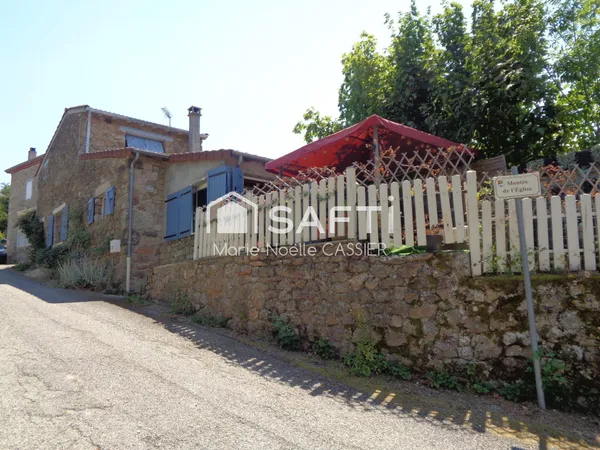 Maison de charme avec terrasse et vue sur les Monts d'Ardèche