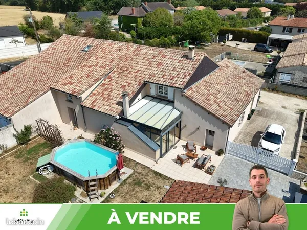 Maison 7 pièces 245 m²