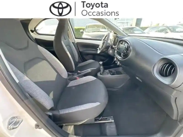 Toyota Aygo x 1.0 vvt-i 72ch dynamic my24 — photo 12