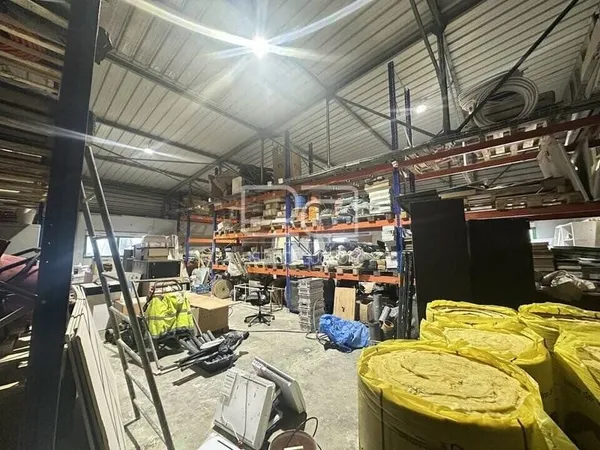 Local d'activité 406 m²