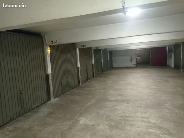 Garage/box en sous sol quartier Roseraie