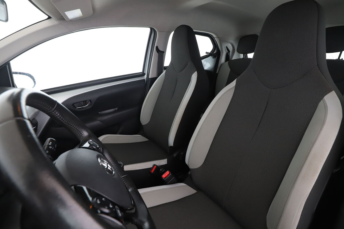 Toyota Aygo 1.0 VVT-i X-Play — photo 9