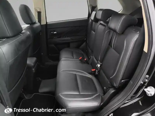 Mitsubishi Outlander 2.0i 200 phev hybride rechargeable essence instyle — photo 23