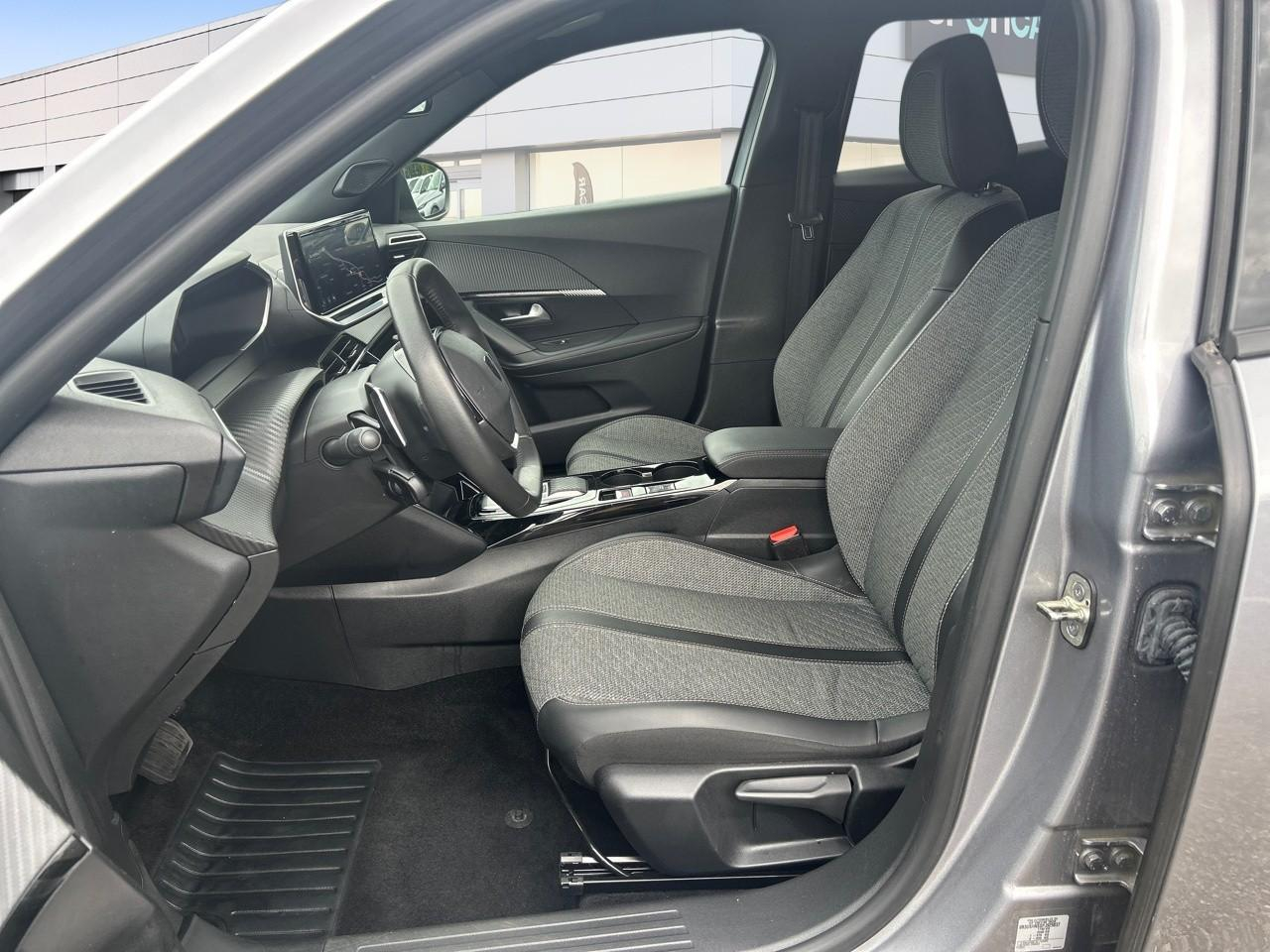 Peugeot 2008 1.2 puretech 130ch s&s allure eat8 — photo 9