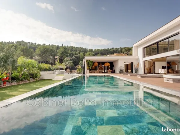 Maison 6 pièces 195 m²