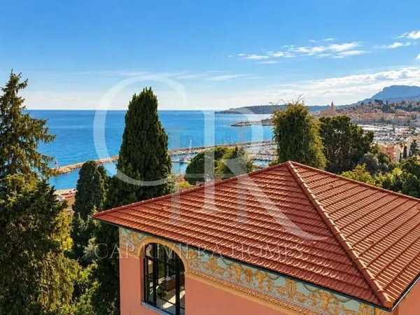 Villa 8 pièces 300 m²