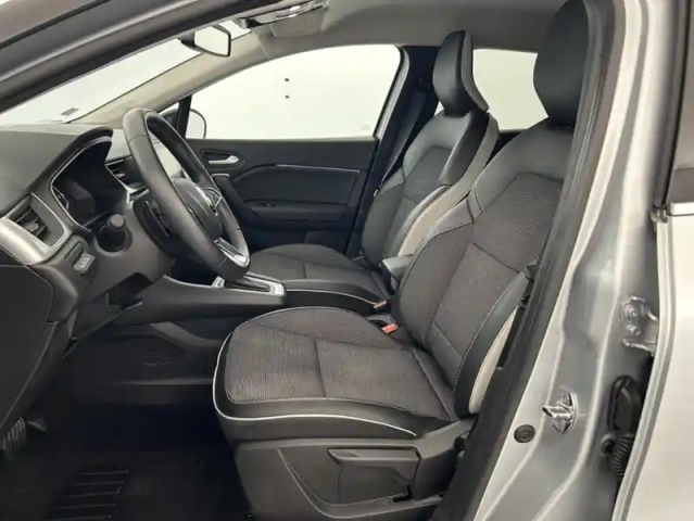 Renault Captur tce 140 edc 21 intens 5p — photo 9