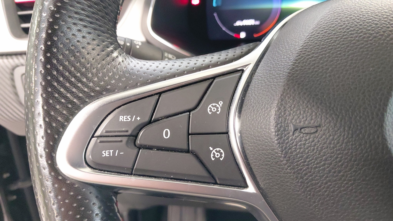 Renault Captur E-Tech Plug-in 160 - 21B — photo 18