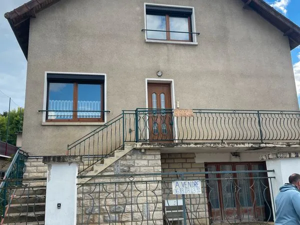 Maison de village spacieuse avec jardin, hangar et dépendances - Paroy-en-Othe