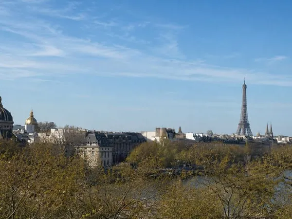 Bien d'exception avec vue sur la Seine et monuments !