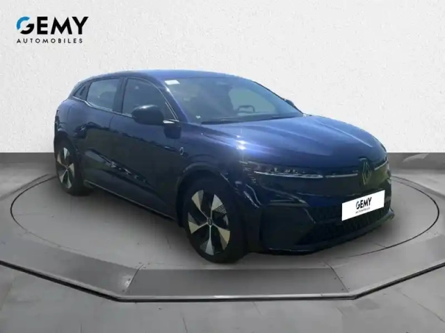 Renault Megane e-tech ev40 130ch standard charge — photo 3