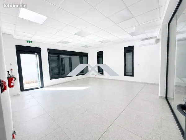 Bureaux 31 m² L'Étang-Salé
