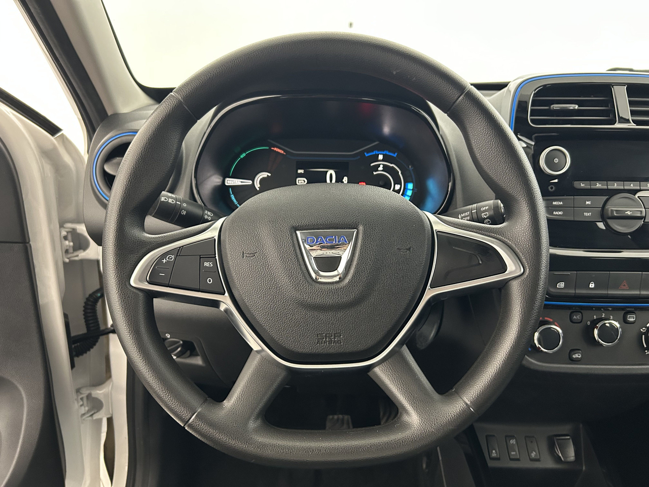 Dacia Spring — photo 15
