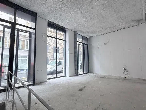 Boutique 206 m² PARIS