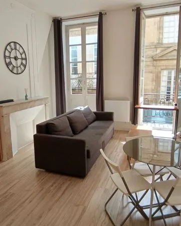BO DEZUX SAINT PIERRE - appartement traversant type T1 avec balcon privatif - rare - 32m2