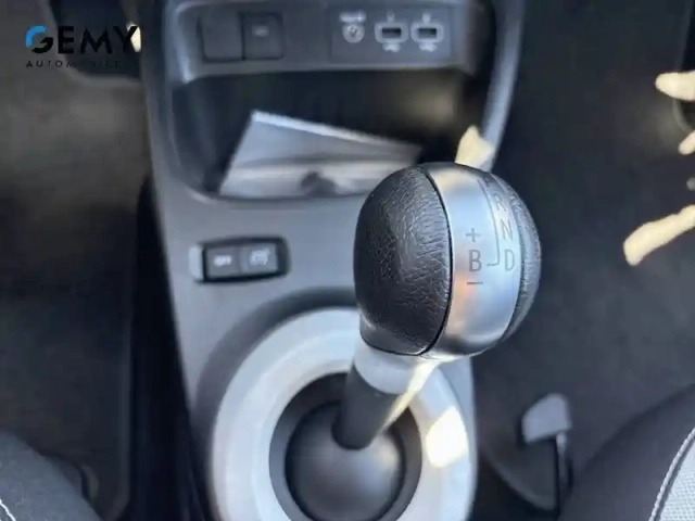 Renault Twingo iii e-tech — photo 22