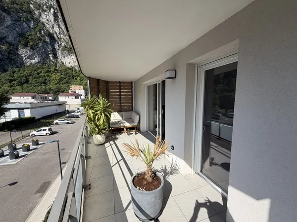 HIDRI IMMO PLUS vous propose un appartement T4 avec possibil
