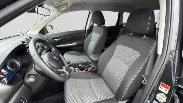 Suzuki Vitara 1.4 boosterjet hybrid — photo 36