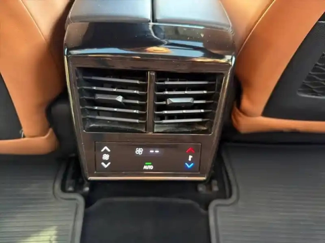 Ds Ds 7 ds7 crossback hybride 300 e-tense eat8 4x4 — photo 23