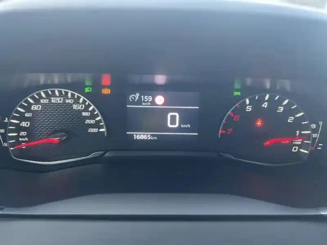 Peugeot 208 puretech 100 s&amp;s bvm6 — photo 12