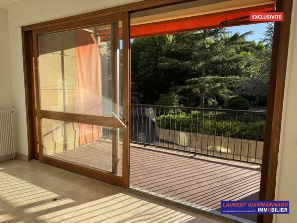 Vends appartement avec balcon