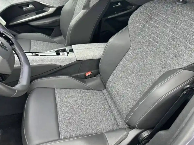 Peugeot 3008 hybrid 145 e-dcs6 — photo 11