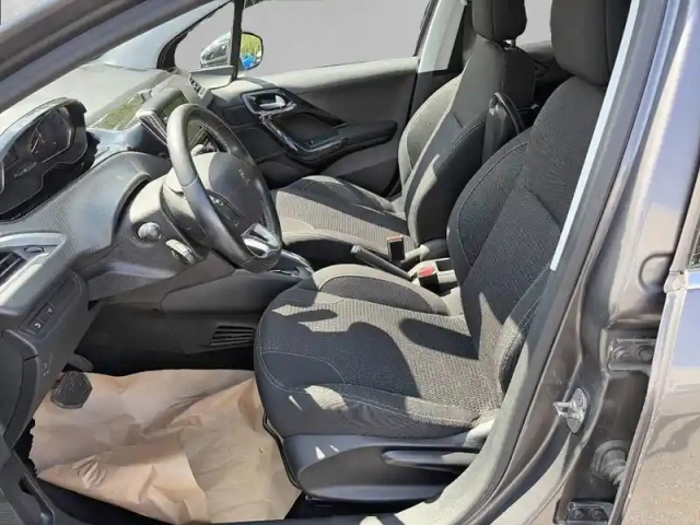 Peugeot 208 puretech 110ch s&amp;s eat6 — photo 11