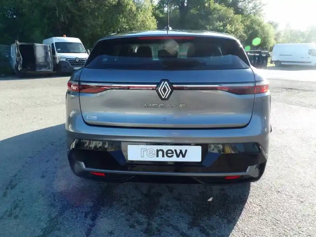 Renault Megane e-tech ev60 220 ch super charge — photo 9