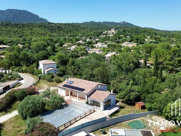 ST JEAN DE CUCULLES - Villa de 169m² sur 1428m²
