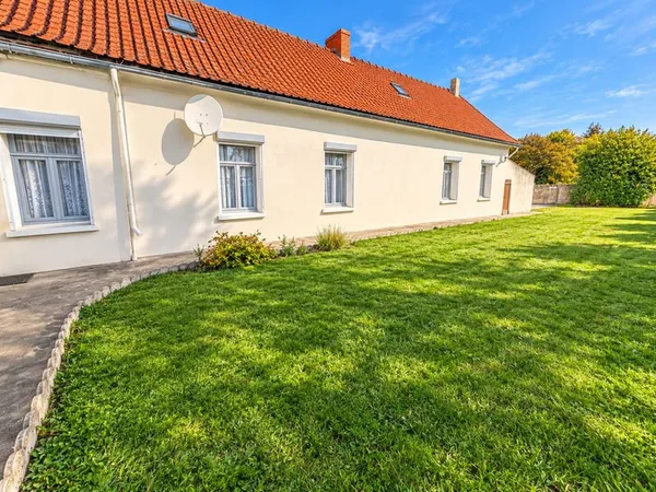 Ensemble immobilier avec potentiel familial, locatif et foncier Polincove