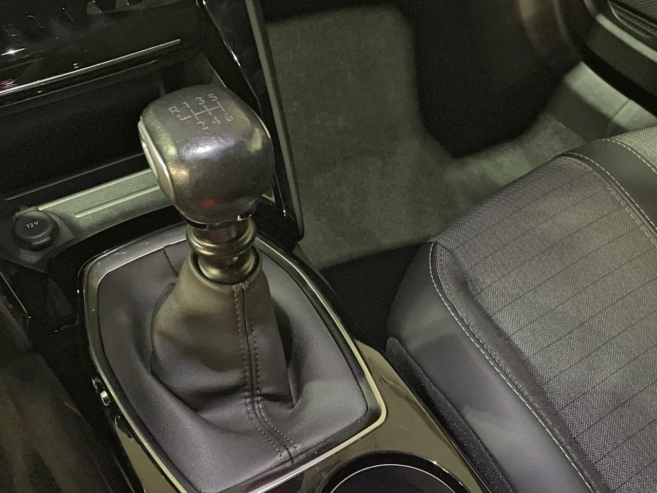 Peugeot 2008 puretech 100 s&s bvm6 allure pack — photo 21