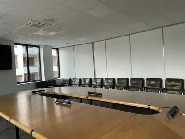 Bureau 609 m²