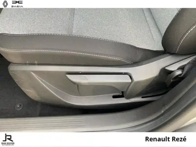 Renault Clio 1.5 blue dci 100ch evolution - 24 — photo 15