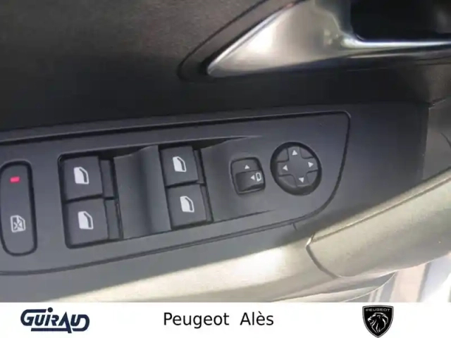 Peugeot 2008 puretech 130 s&amp;s bvm6 — photo 12