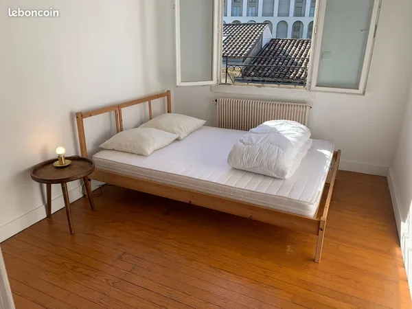 Chambre dans une colloc maison avec Jardin